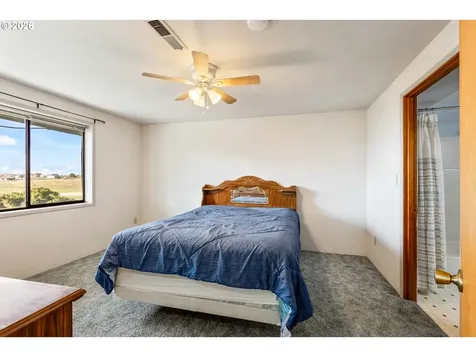 896 SE Dover Lane Madras OR 97741