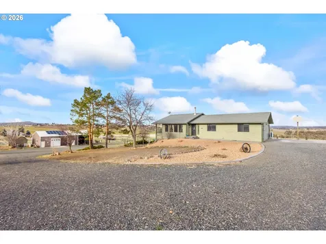 896 SE Dover Lane Madras OR 97741