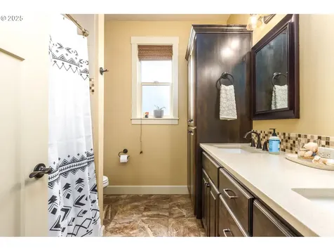 35600 NE 92nd Court La Center WA 98629