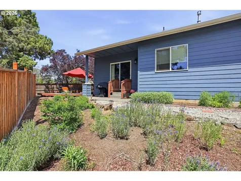 3279 NE Jonahs Court Bend OR 97701