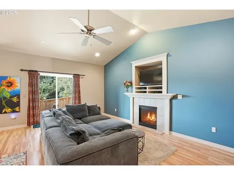 3279 NE Jonahs Court Bend OR 97701