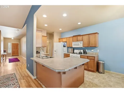 3279 NE Jonahs Court Bend OR 97701