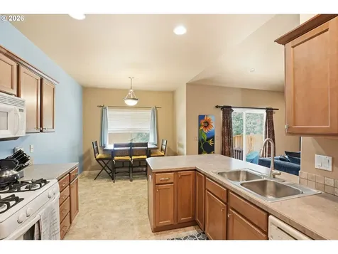 3279 NE Jonahs Court Bend OR 97701