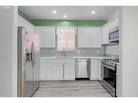 995 SE Albertine Street Hillsboro OR 97123
