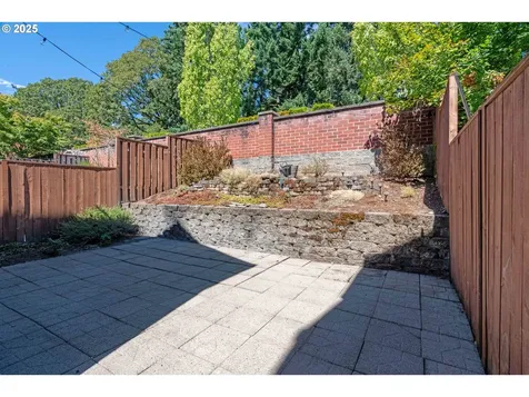 995 SE Albertine Street Hillsboro OR 97123
