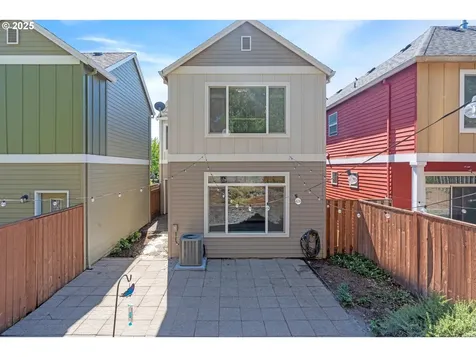 995 SE Albertine Street Hillsboro OR 97123