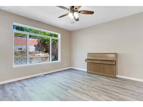 995 SE Albertine Street Hillsboro OR 97123