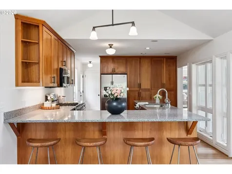 4127 SW 52nd Avenue Portland OR 97221