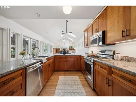 4127 SW 52nd Avenue Portland OR 97221