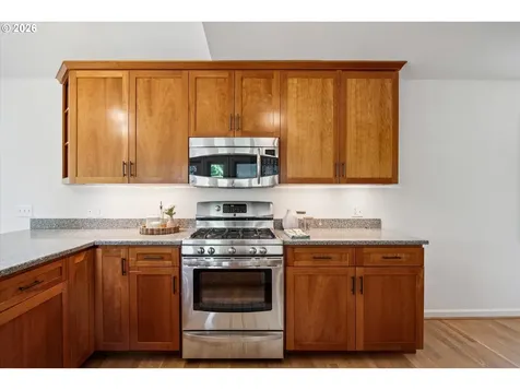 4127 SW 52nd Avenue Portland OR 97221