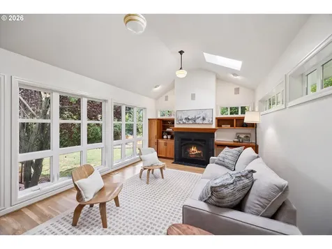 4127 SW 52nd Avenue Portland OR 97221
