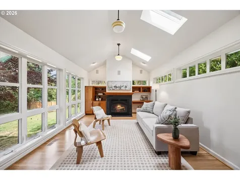4127 SW 52nd Avenue Portland OR 97221