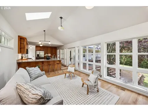 4127 SW 52nd Avenue Portland OR 97221