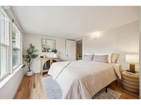 4127 SW 52nd Avenue Portland OR 97221