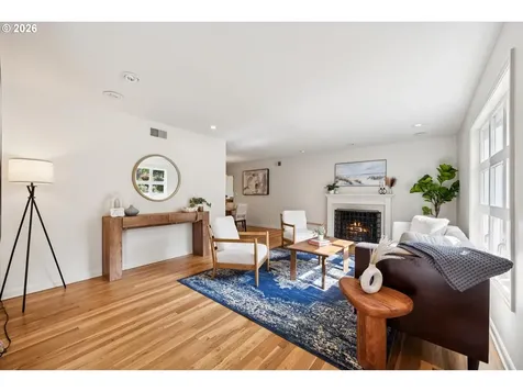 4127 SW 52nd Avenue Portland OR 97221