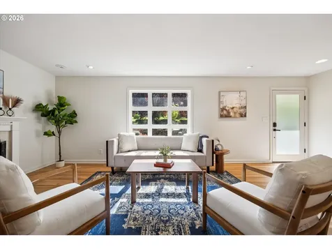 4127 SW 52nd Avenue Portland OR 97221