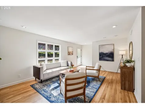 4127 SW 52nd Avenue Portland OR 97221