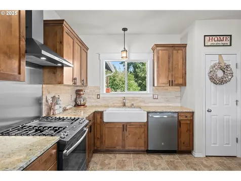 233 Powder Hill Drive Kalama WA 98625