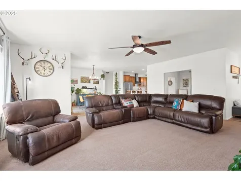 233 Powder Hill Drive Kalama WA 98625