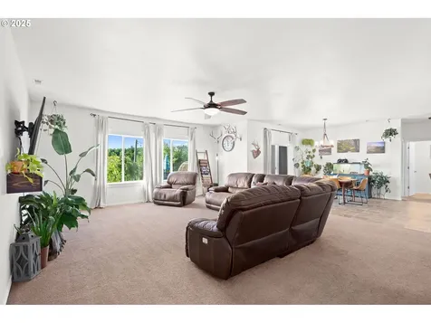 233 Powder Hill Drive Kalama WA 98625