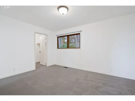 136 Del Prado Street Lake Oswego OR 97035