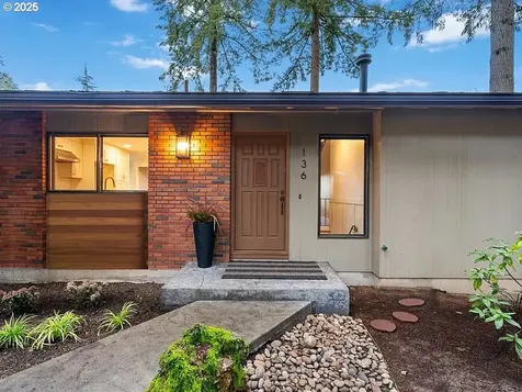 136 Del Prado Street Lake Oswego OR 97035