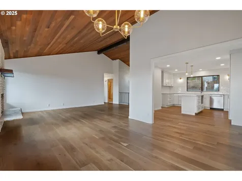 136 Del Prado Street Lake Oswego OR 97035