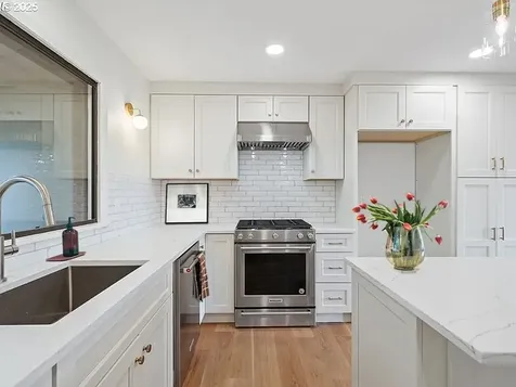 136 Del Prado Street Lake Oswego OR 97035