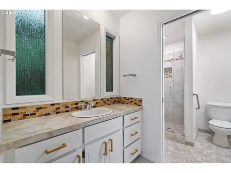 136 Del Prado Street Lake Oswego OR 97035