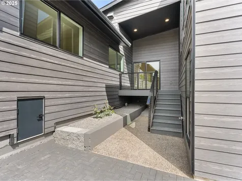 9070 NW Lovejoy Street Portland OR 97229