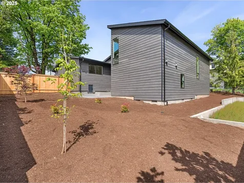 9070 NW Lovejoy Street Portland OR 97229