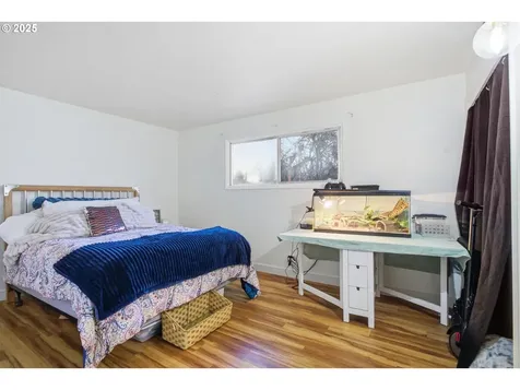 1487 Barton Street Eugene OR 97404
