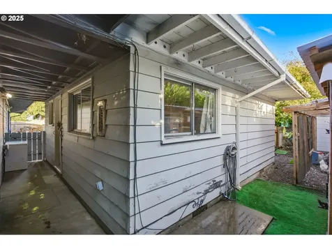 1487 Barton Street Eugene OR 97404