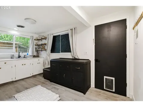 1487 Barton Street Eugene OR 97404