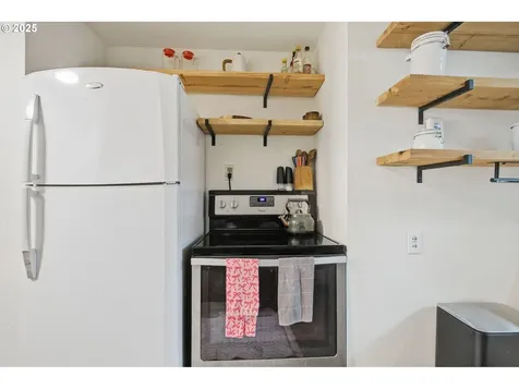 1487 Barton Street Eugene OR 97404