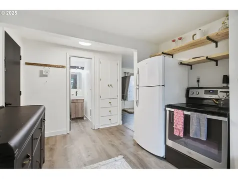 1487 Barton Street Eugene OR 97404