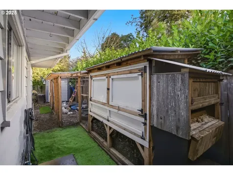 1487 Barton Street Eugene OR 97404