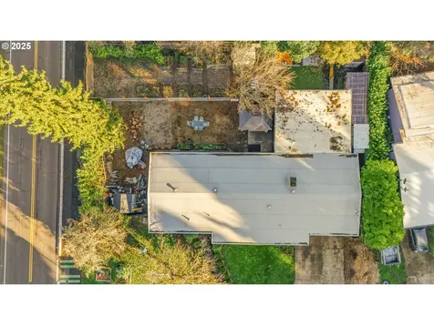 1487 Barton Street Eugene OR 97404