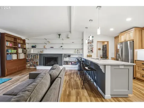 1487 Barton Street Eugene OR 97404