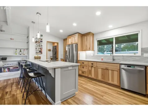 1487 Barton Street Eugene OR 97404