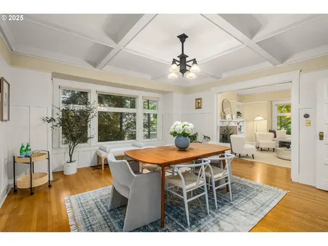 612 SE 16th Avenue Portland OR 97214