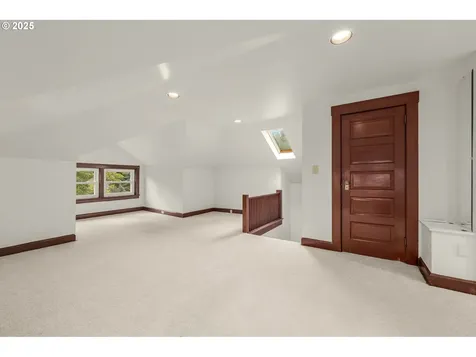 612 SE 16th Avenue Portland OR 97214