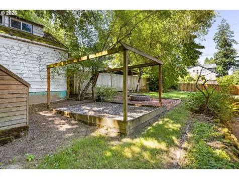 9106 SW Capitol Highway Portland OR 97219