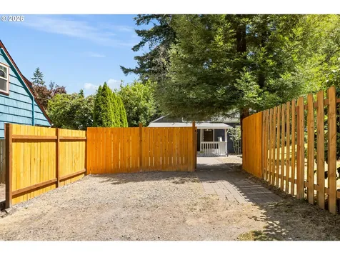 9106 SW Capitol Highway Portland OR 97219