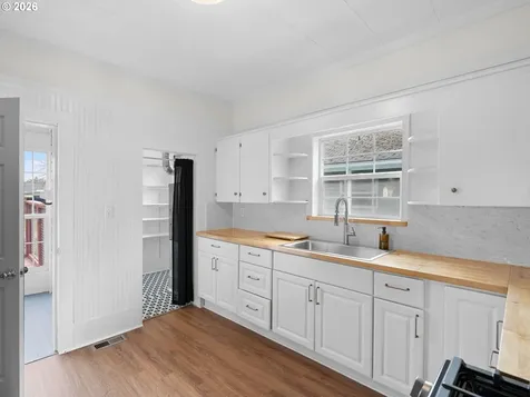 204 S Main Street Newberg OR 97132