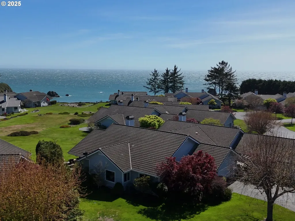 204 Schooner Bay Drive Brookings OR 97415
