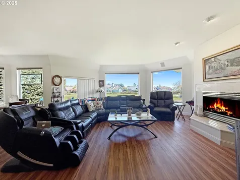 204 Schooner Bay Drive Brookings OR 97415