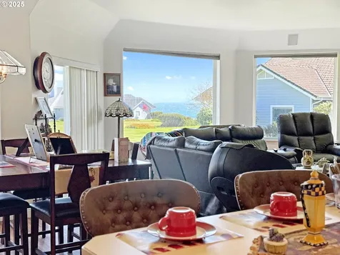204 Schooner Bay Drive Brookings OR 97415