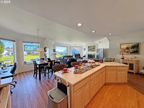 204 Schooner Bay Drive Brookings OR 97415
