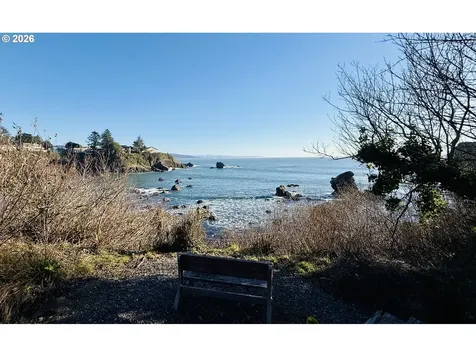 204 Schooner Bay Drive Brookings OR 97415